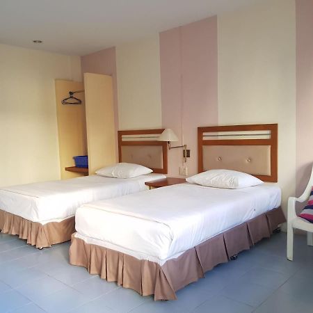 Casa Holiday Hotel Sha Phitsanulok Buitenkant foto