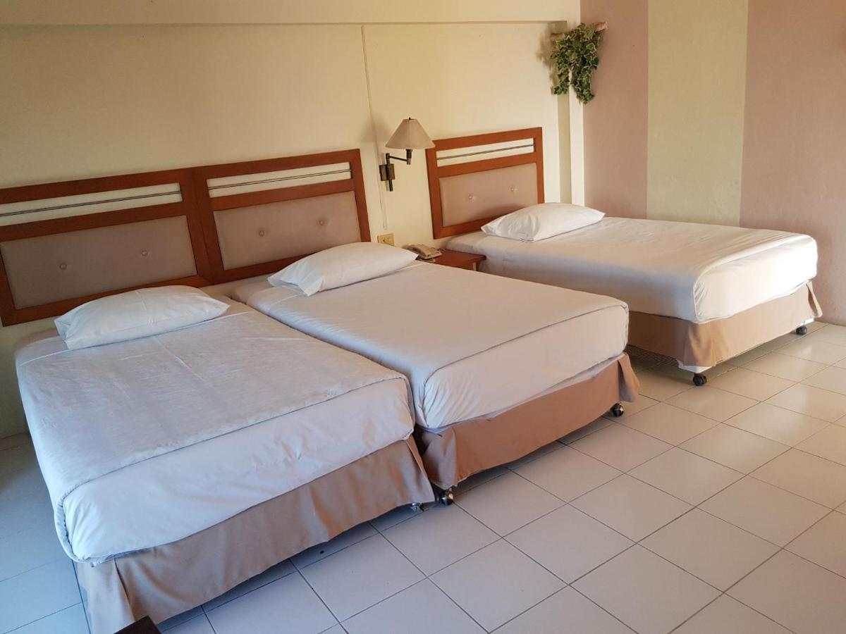 Casa Holiday Hotel Sha Phitsanulok Buitenkant foto