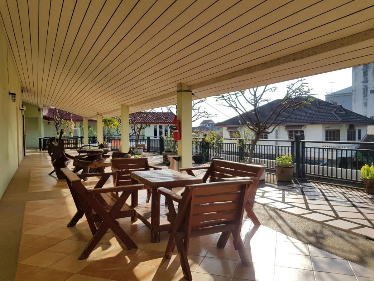 Casa Holiday Hotel Sha Phitsanulok Buitenkant foto